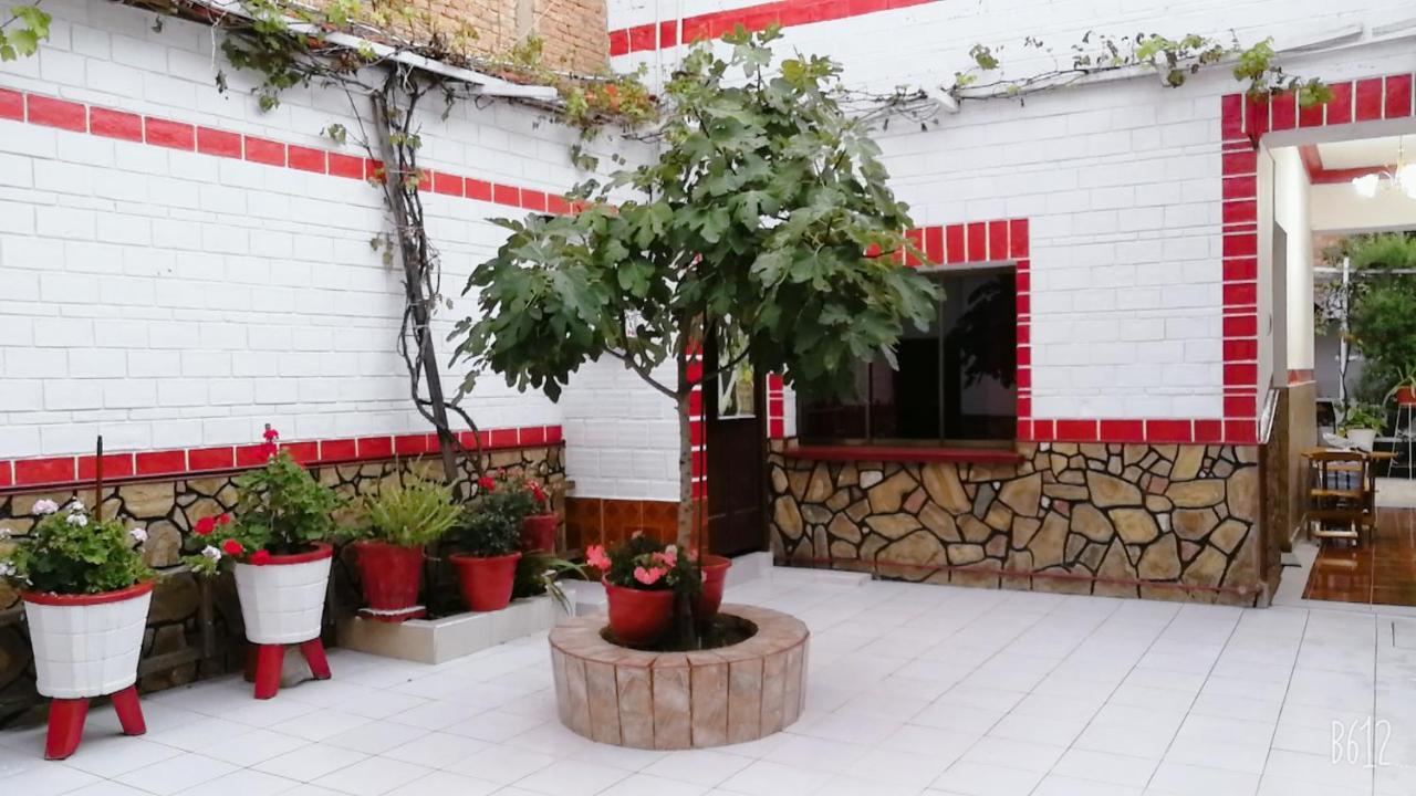 Bed and Breakfast Tierra Nuestra Tarija Exterior foto